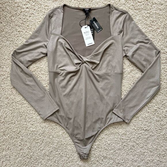 EXPRESS NWT Body Contour Metallic Twist Front Thong Bodysuit Gold Size Medium - Picture 4 of 8
